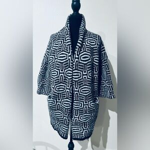 Peruvian Connection Black and White Geometric Pattern Cardigan